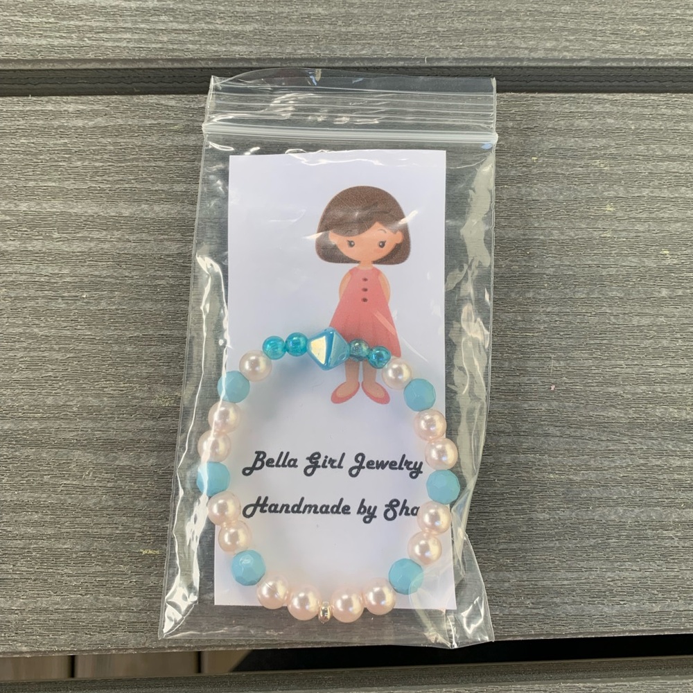 Girl’s Beaded Bracelet 🎀